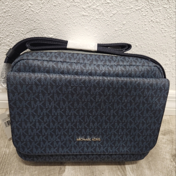 Michael Kors Cooper Logo Camera Bag - Admiral/Pale Blue NWT **FAST SHIPPING** - Picture 5 of 11